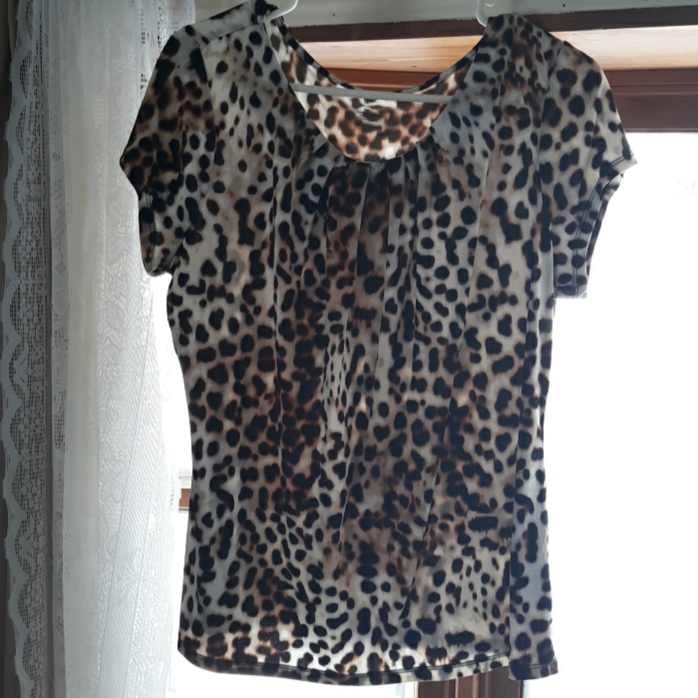 Leopard print top
